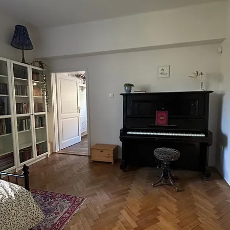 Picturesque, Cozy And Quiet شقة براغ